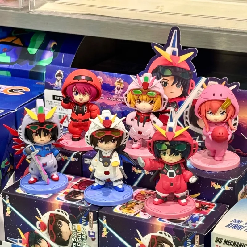 

Оригинальная фигурка Bandai, мобильный костюм, аниме-фигурки, модель Q, статуя, детские игрушки, подарок на день рождения