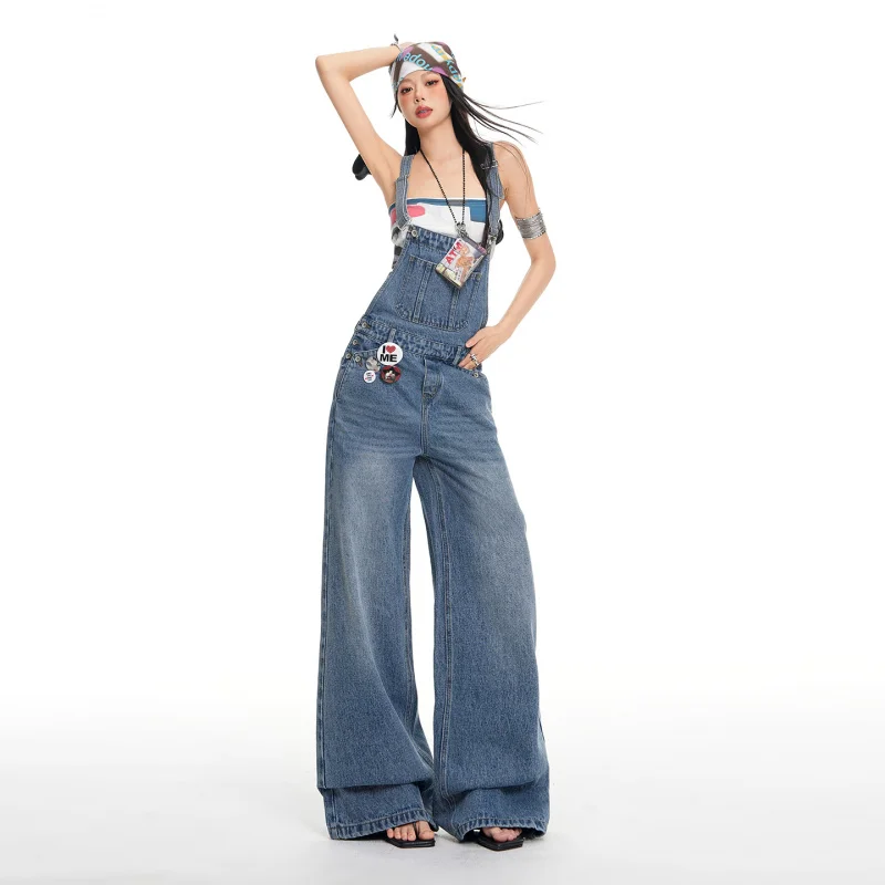 

Новинка весны 2026: Свободные джинсовые комбинезоны в американском ретро-стиле с эффектом потертости и состаривания, омолаживающие образ.