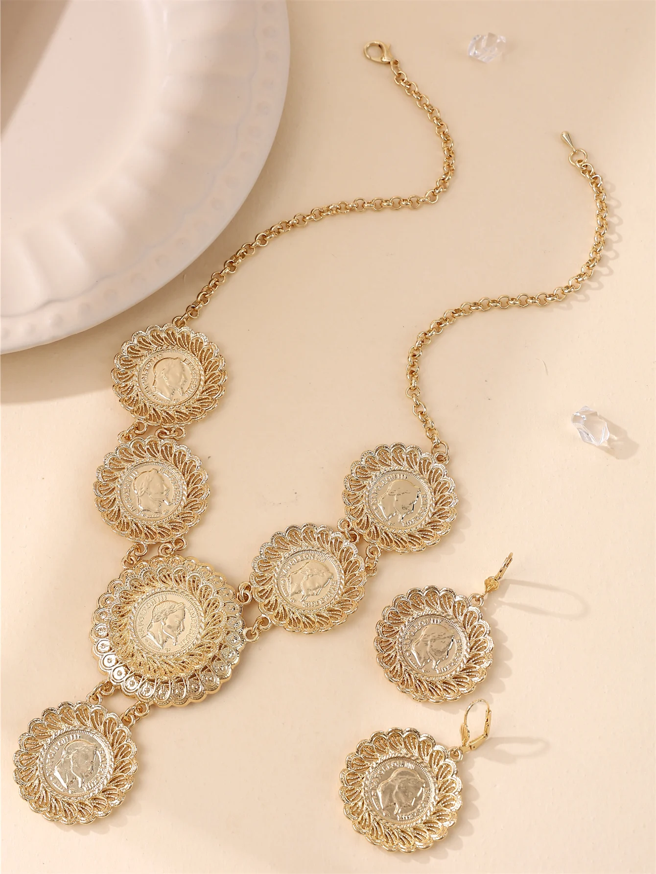 

Women's Flower Design Jewelry Set (Necklace & Earrings) Palace Vintage Style For Wedding Party Festival