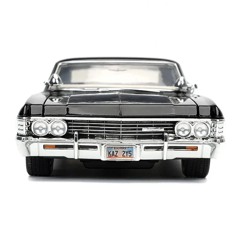 1:24 1967 CHEVY Impala SS Sport Sedan High Simulation Diecast Metal Alloy Model Car Chevrolet Toys For Kids Gift Collection J80