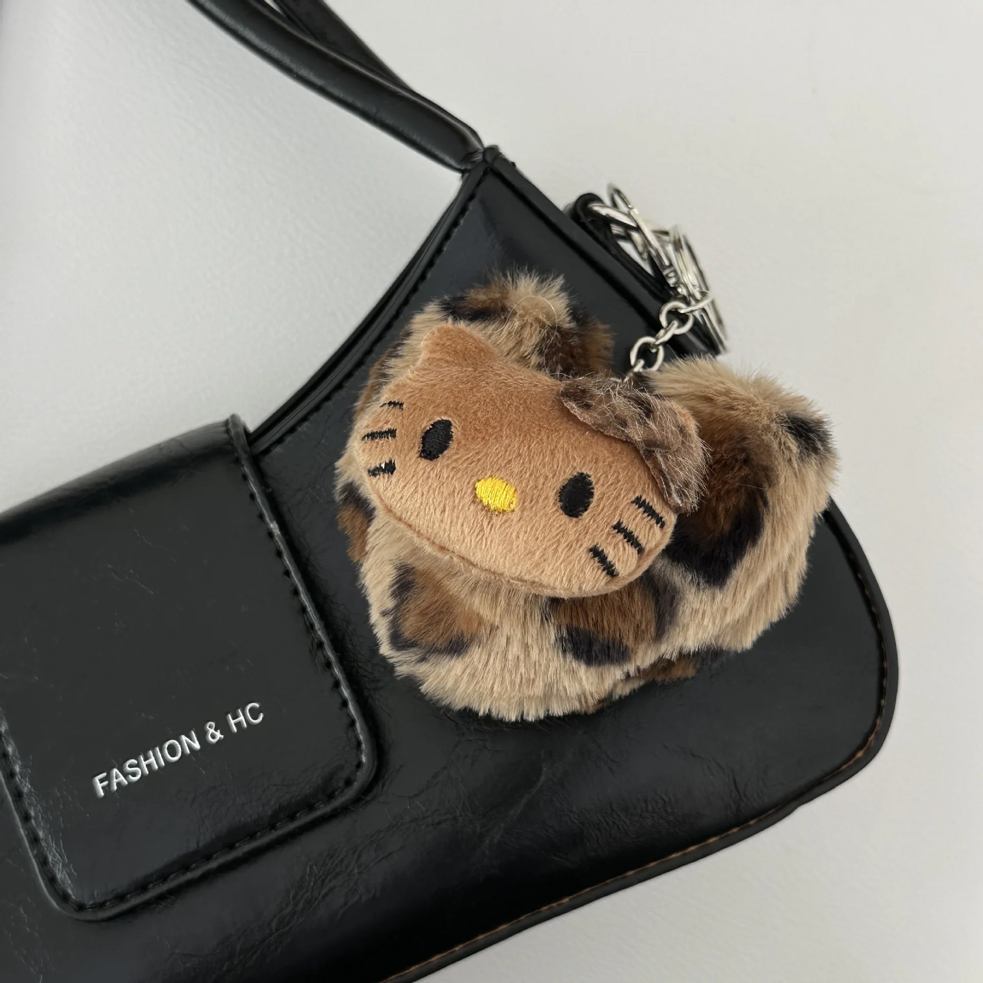 New plush cat doll autumn and winter leopard print bag pendant backpack keychain doll decoration ins cartoon retro accessories