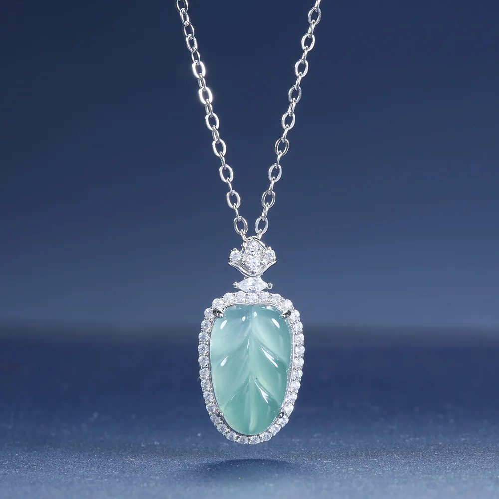 

Natural Blue Water Jadeite Inlaid with Gold Branches and Jade Leaves Pendant 18K Gold Diamond Inlaid Platinum PT950 Necklace