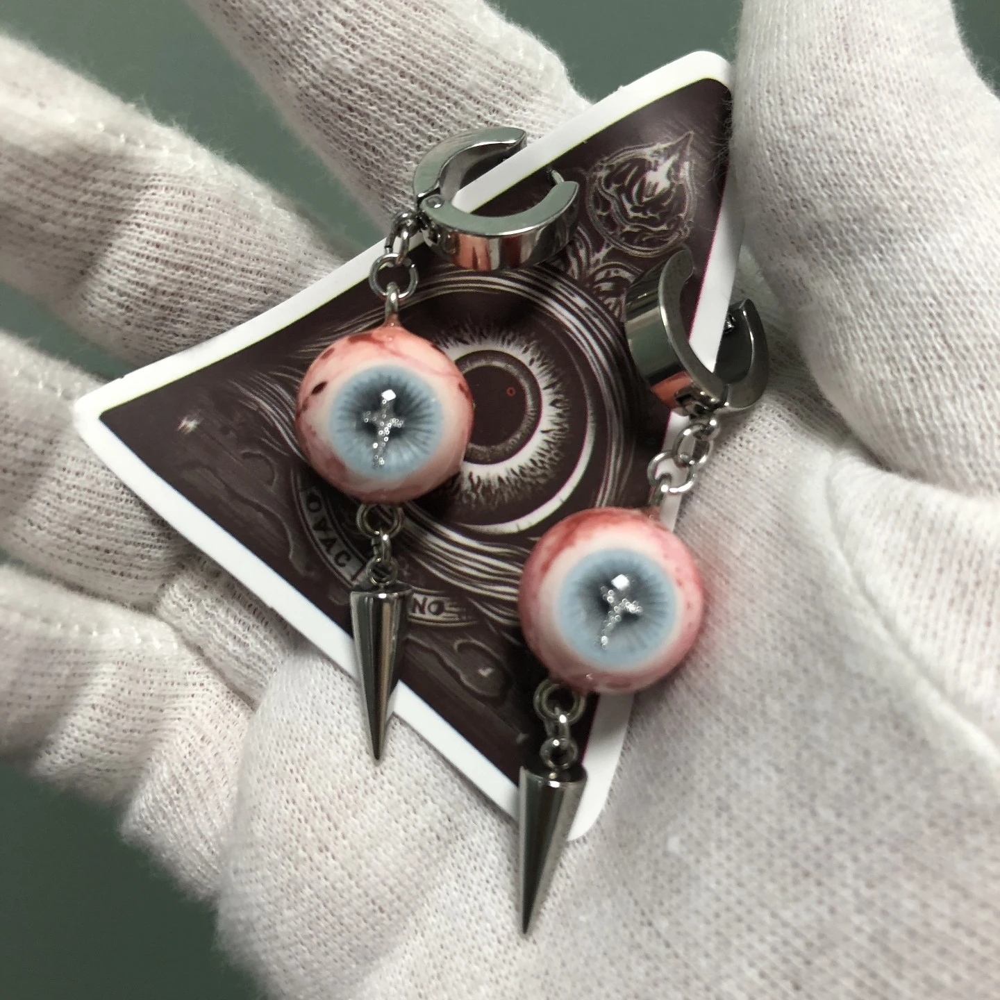 

3159 Handmade Blue Gray Glitter Eyeball Earrings Titanium Steel Gothic Punk Ear Pupil Inlaid Broken Mirror Puzzle Design Dark