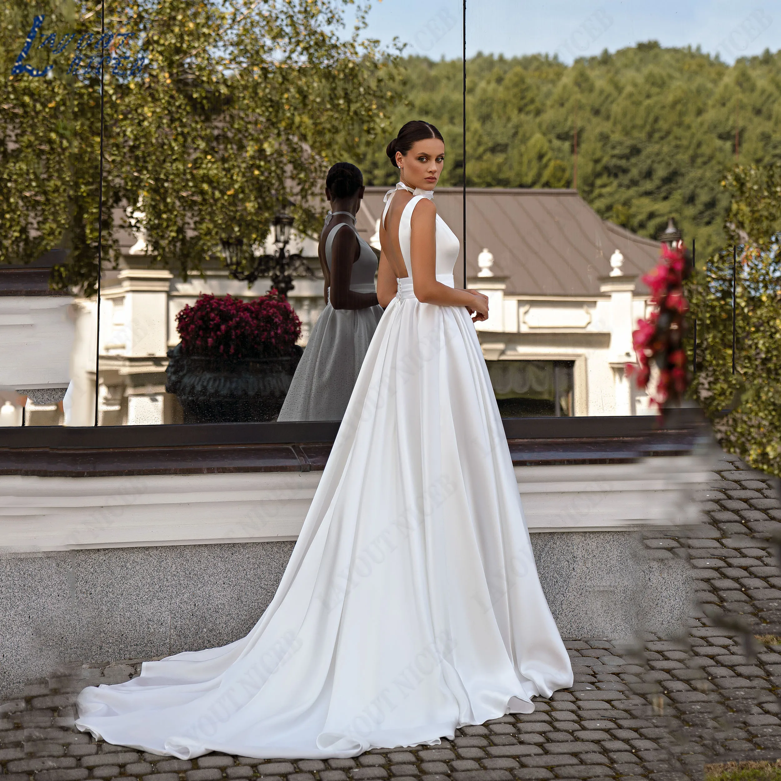 LAYOUT NICEB Customized Deep V Satin Wedding Dress Spaghetti Straps Sleeveless A Line Bridal Gown Simple Elegant Bride Outfit