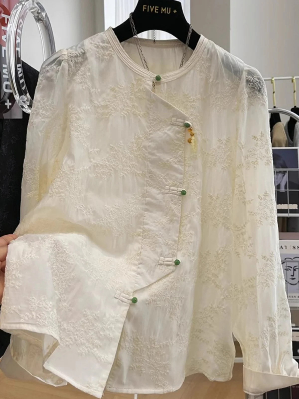 

Chinese Style round Neck Lace Shirt Women's Heavy Embroidery Fashionable Small Top Loose Fit Bubble Sleeve Daily Wear