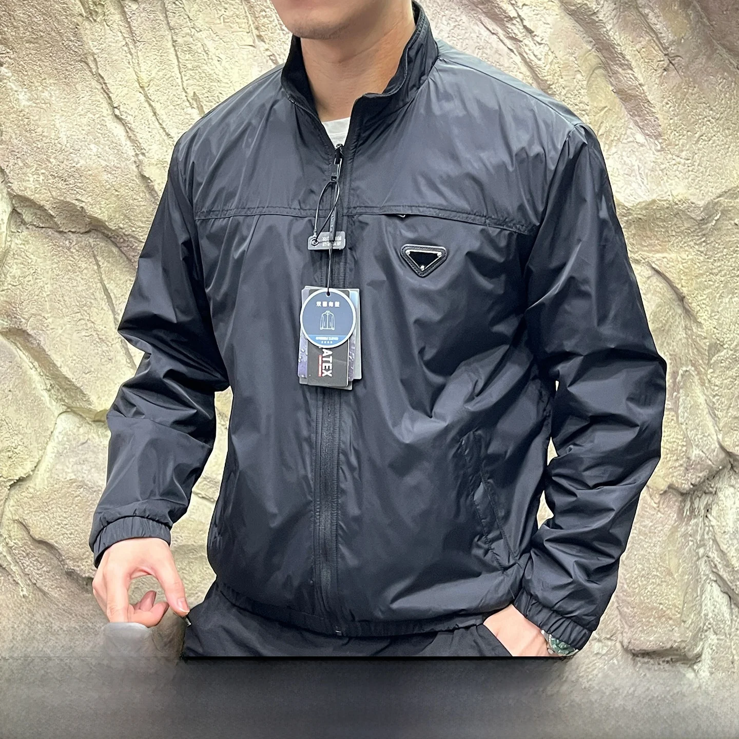 

Итальянская высококачественная ткань с эффектом памяти PSENY, импортная ткань Orilin Fce Qui Warm, уличная мужская ткань с воротником-стойкой, водонепроницаемая деловая ткань...