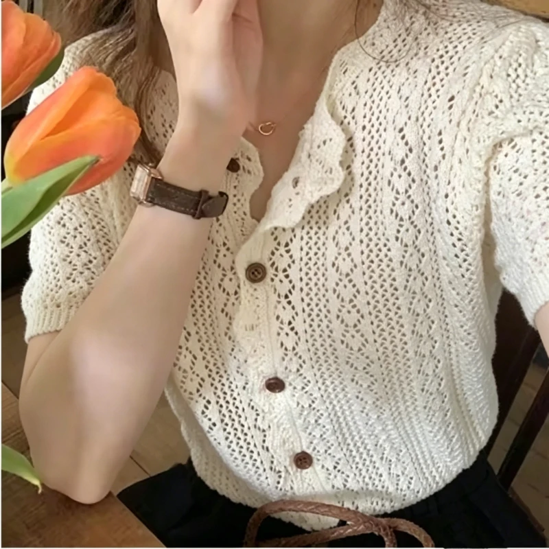 

Summer New Women's Collar Solid Color Shirt Elegant Retro Short Sleeved Single Breasted Cardigan Top