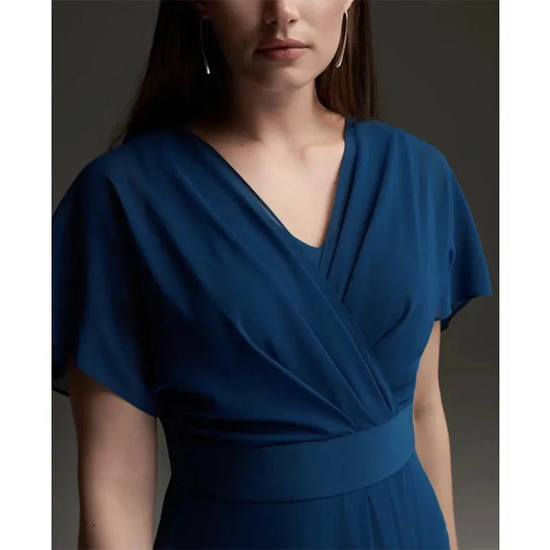 Graceful Short Chiffon V-Neck Mother of the Brides Dresses A-Line Pleated Tea Length Formal Wedding Party Gown