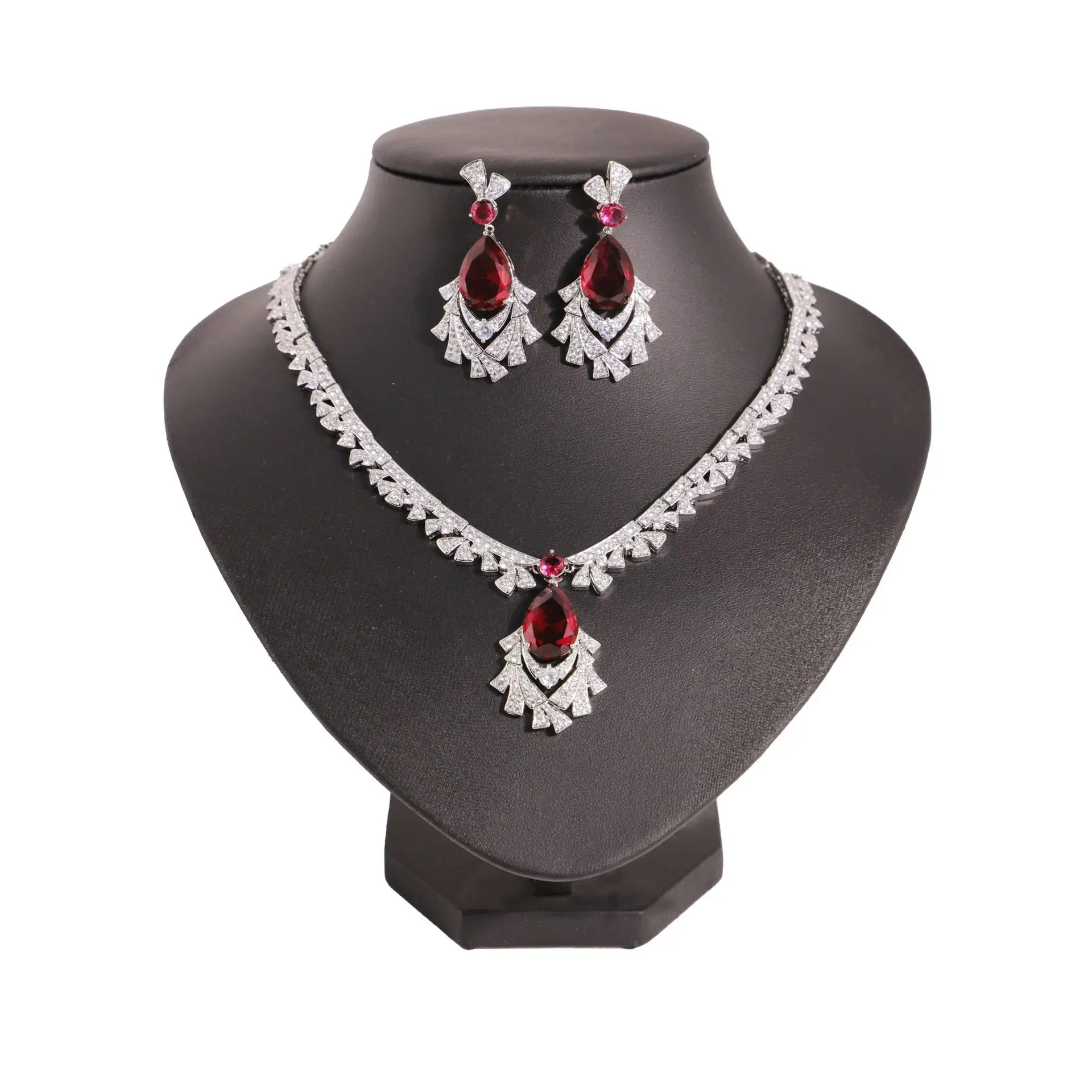 Luxurious water droplet necklace earrings earrings AAA+zircon fashionable socialite style jewelry