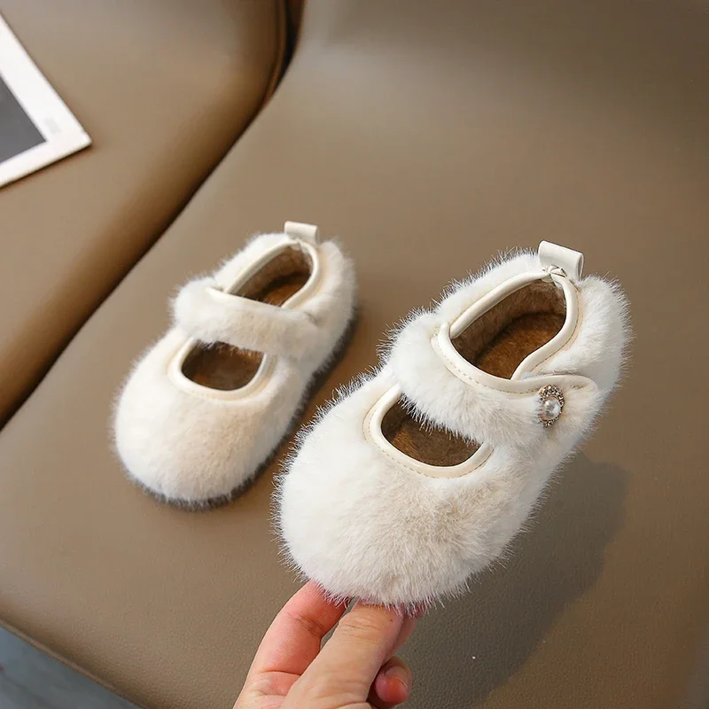 

Children Winter Cotton Shoes 2024 Warm Fluffy Little Girls Causal Flat Shoes Fashion Versatile Kids Plush Shoes Soft Bottom New