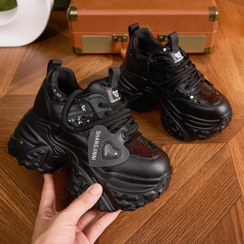 

Женские повседневные кроссовки на платформе 10 см, новые весенние спортивные вулканизированные туфли на высоком каблуке, блестящие массивные кроссовки, Zapatos Mujer, размер 34 39