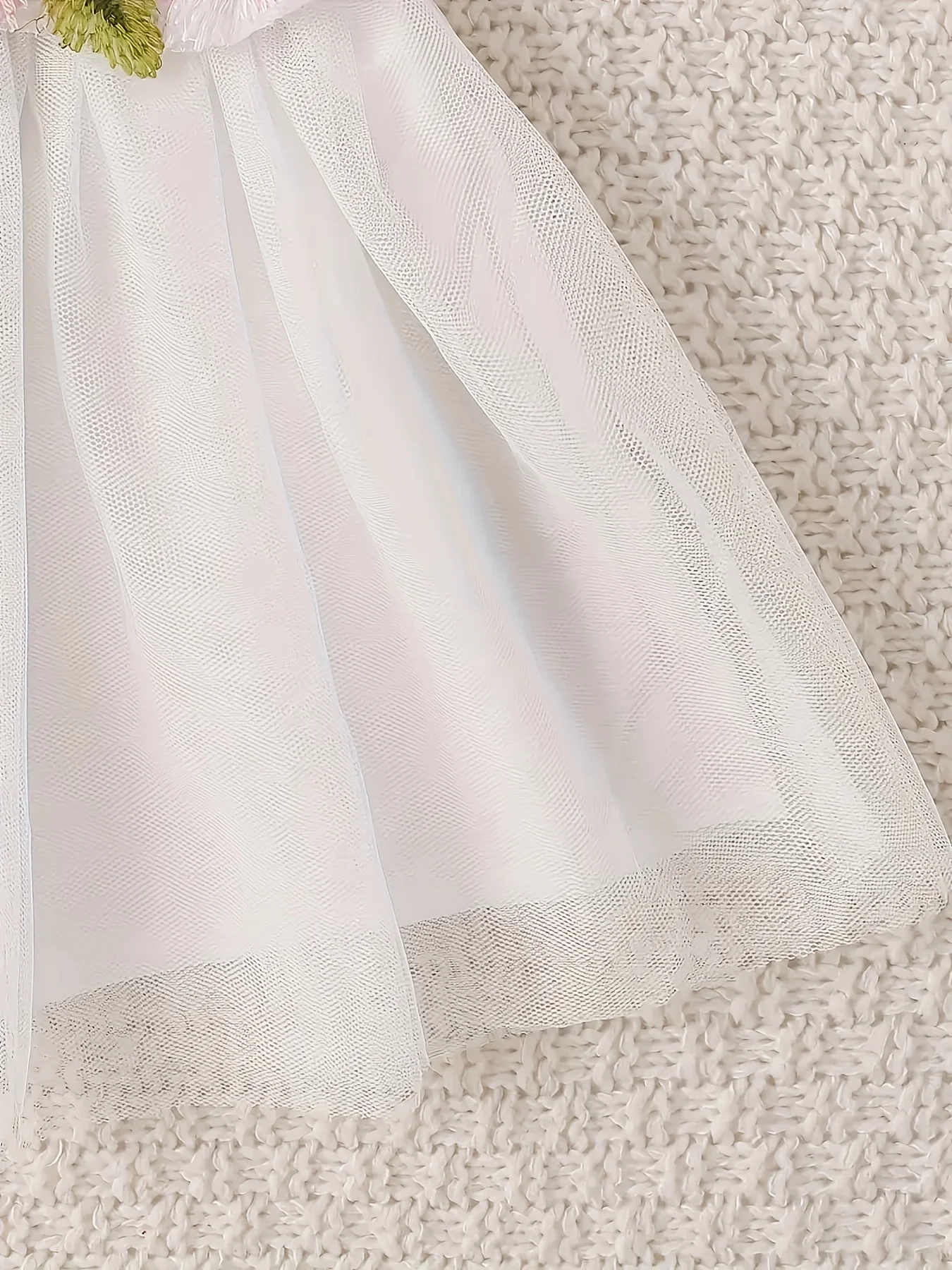 فستان شبكي جميل بأكمام طويلة ومنقوش بالزهور للأميرة الصغيرة مناسب للحفلات الخارجية في الربيع والخريف