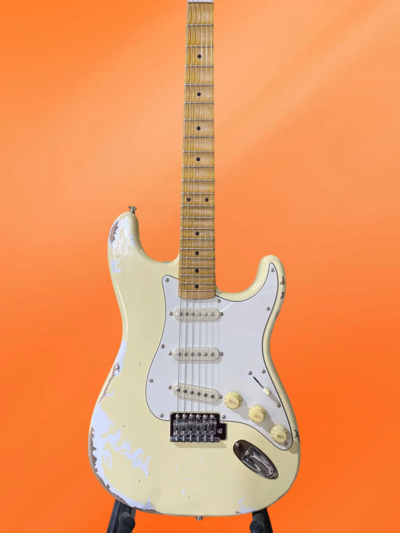 جيتار أصفر جديد رائع لعام 2026 مصنوع من الحليب القديم ورقبة القيقب ولوحة أصابع كبيرة لأداء الهالوين