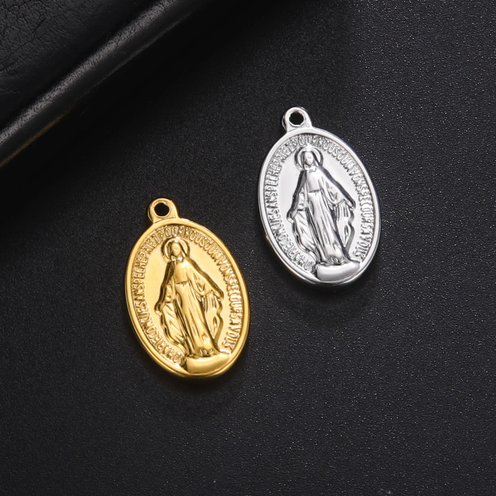 

5PCS/lot Oval Stainless Steel Religious Jesus Charms Pendant For Necklaces Making Handmade Catholic Jewelry Accessories