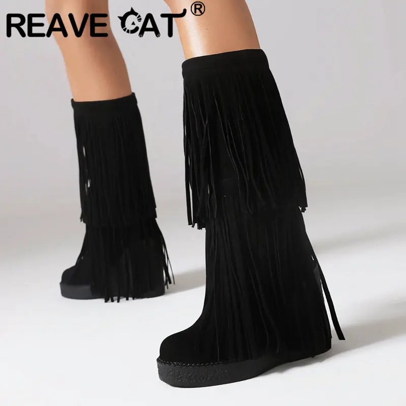 

Женские замшевые ботинки на танкетке REAVE CAT, брендовые классические повседневные ботинки средней длины из флока с круглым носком и кисточками, большие размеры 42 43 44