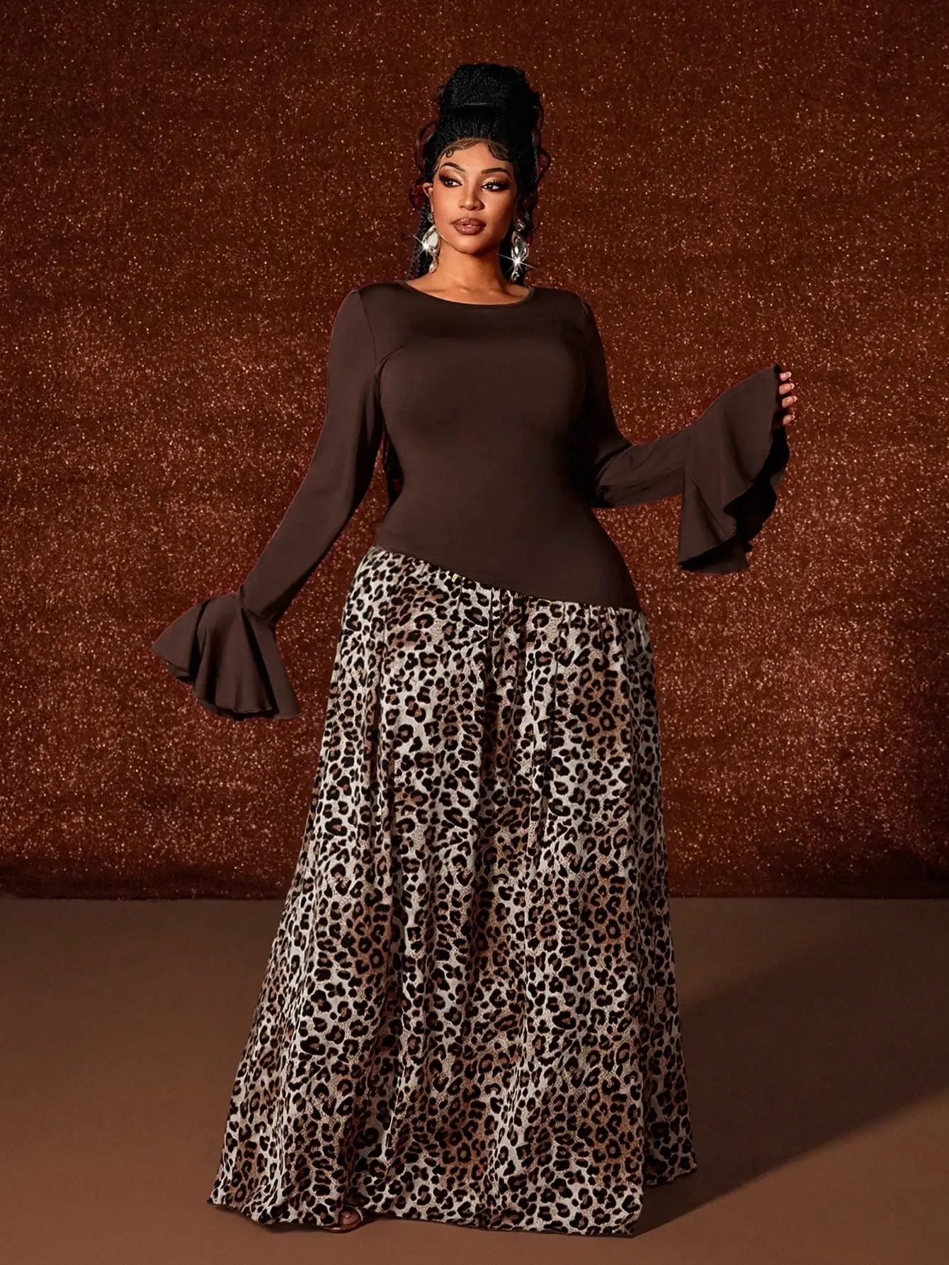 

Элегантное женское платье макси больших размеров с круглым вырезом, длинными рукавами и леопардовым принтом