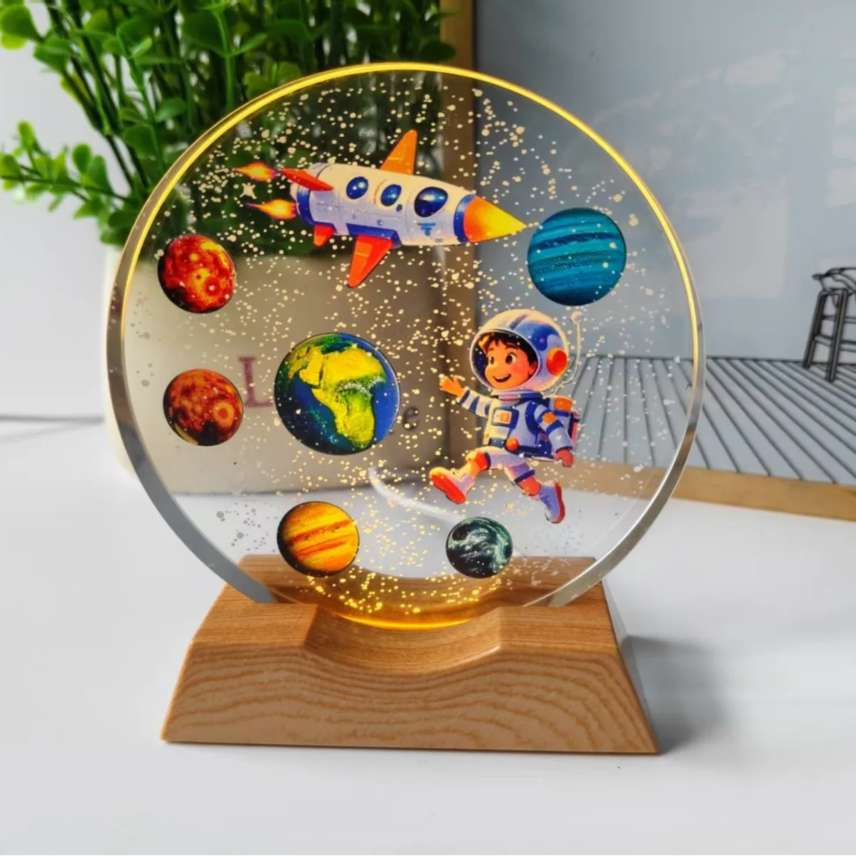 Astronaut Theme Organism Resin Table Light Creactive Art Decoration Lamp Planet Universe Light USB Charge