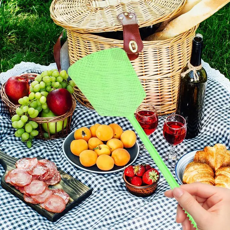 Flyswatter Strong Manual Fly Swats Vibrant Colorful Fly Racket Durable and Flexible Long Handle Fly Swatter Manual Long Handle