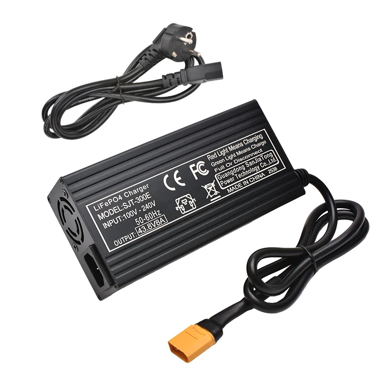 Ładowarka do akumulatorów LiFePO4 12S 43,8V 5A 8A, przeznaczona do pakietów akumulatorów LiFePO4 12S 36V 38,4V, wyposażona w cichy wentylator chłodzący. — zdjęcie produktu 7