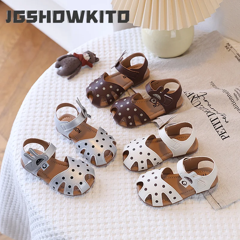 Little Girls Sandals with Dots 2026 Summer Kids Princess Flat Sandals Toe-covered Fashion Sweet Soft Non-slip Cute Rabbit Ears
