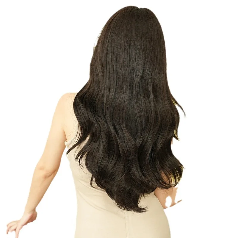 

Long Curly Hair, High-temperature Silk, Simulated Bangs, Pullover Style Wig，Natural Hair for Cosplay Parties, Daily Wear