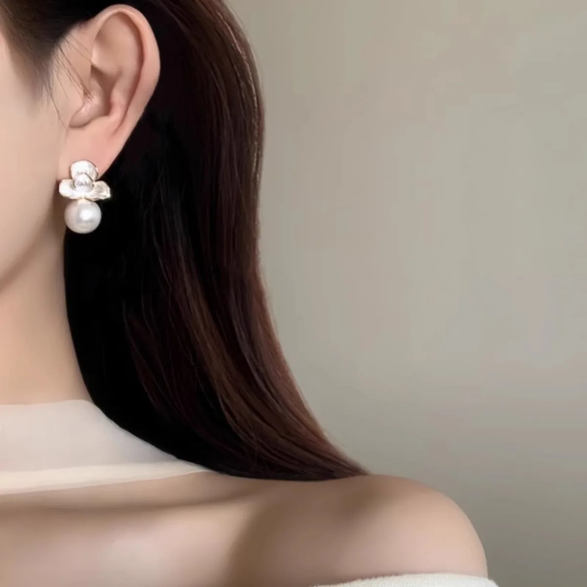 flower pearl stud earrings for women elegant gold plated minimalist trendy lightweight fashion jewelry