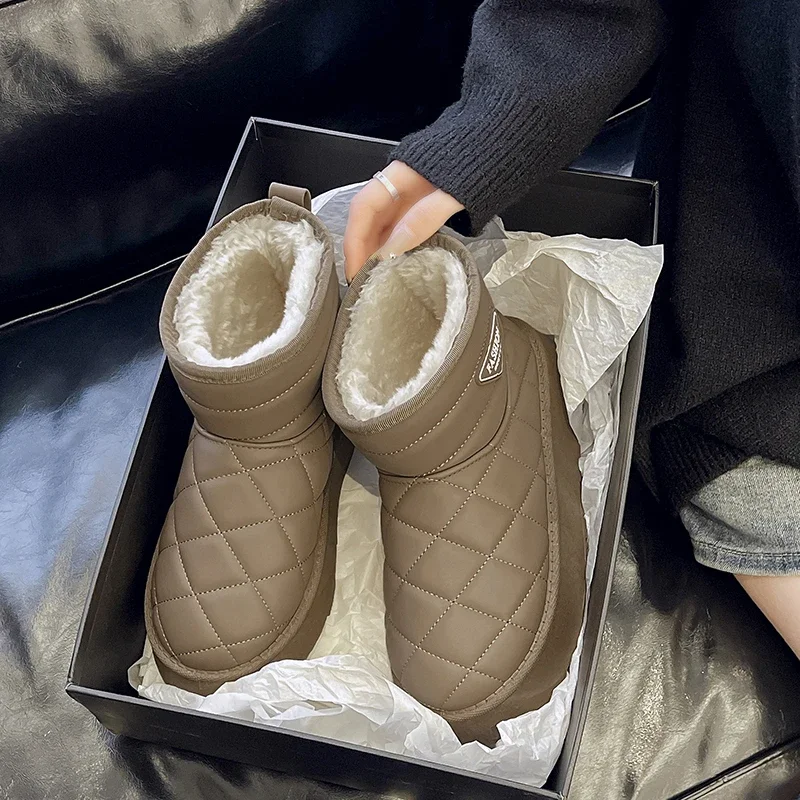 Snow Boots Women\'s Velvet Thickening 2024 New Winter Fashion Short-tube Slip-on Warm Bread Cotton Shoes Uggs Winter Boots