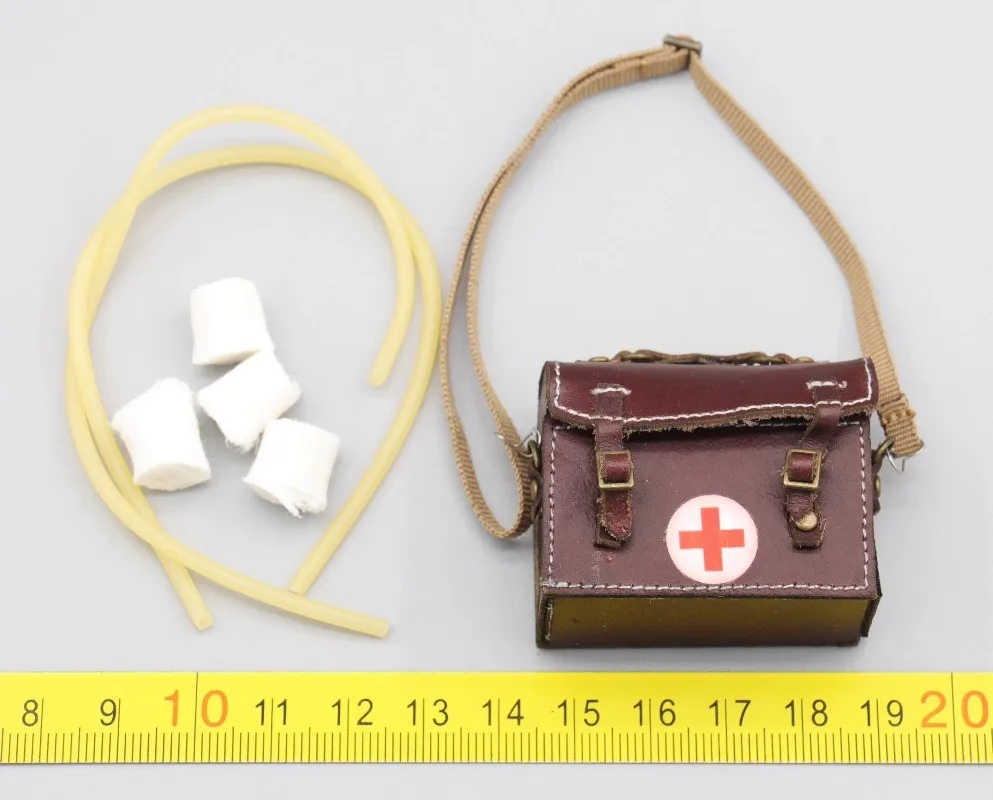 

QOM-1048 Аптечка первой помощи солдата в масштабе 1/6, рюкзак, модель чайника для 12-дюймового женского корпуса скорой помощи