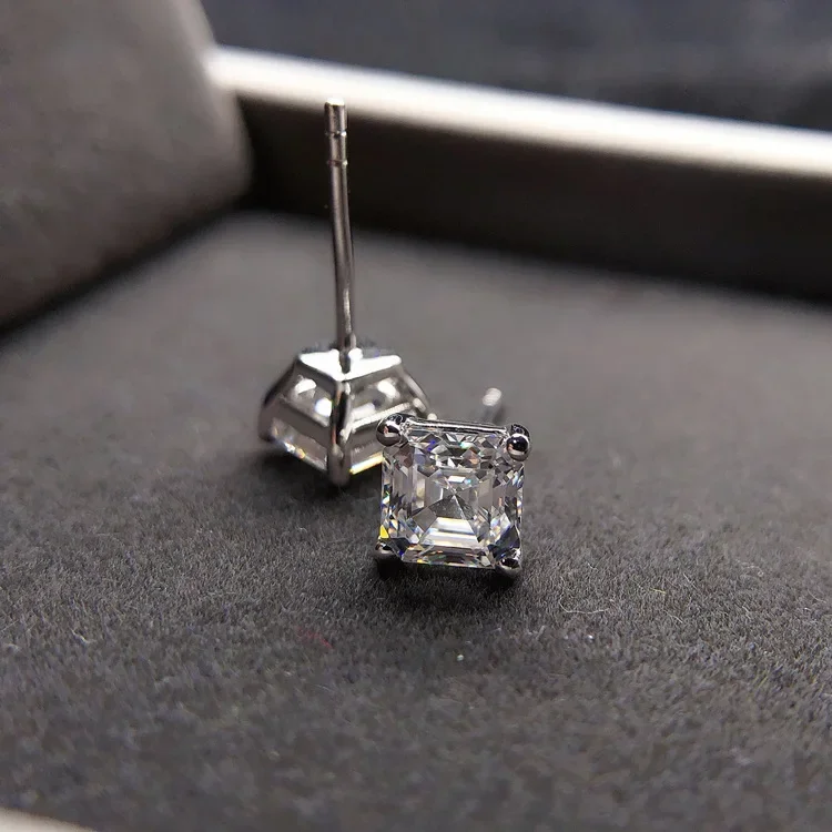 Emas Putih Solid Platinum PT950 Anting Berlian Empat Cakar Anting Wanita Tren Sederhana 14K Baru