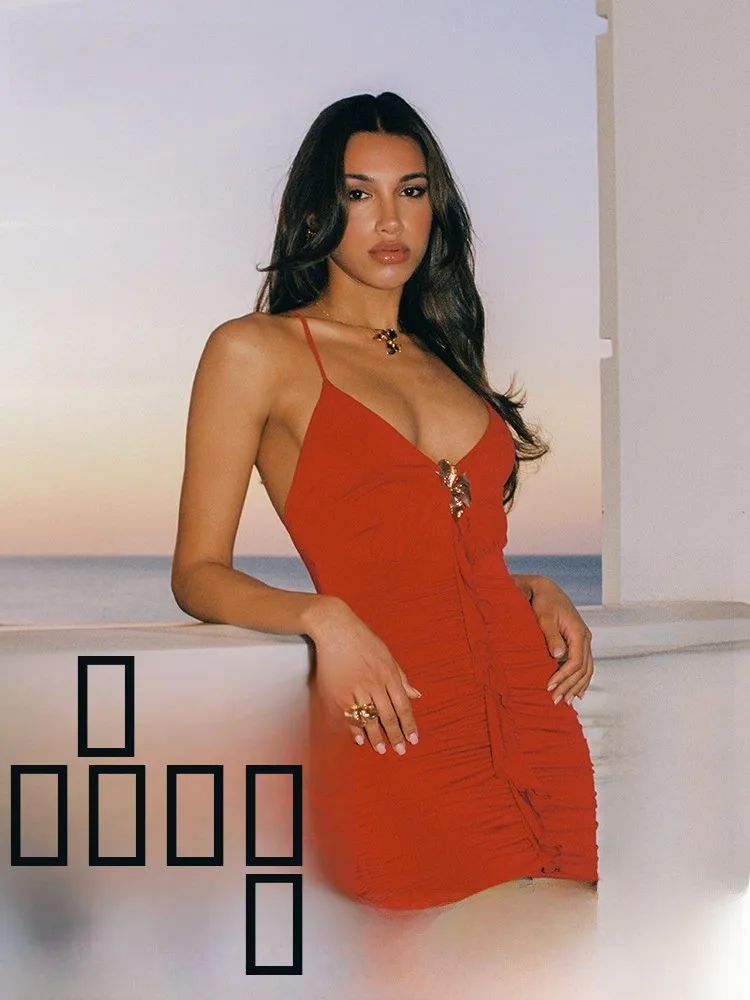 

Сексуальное короткое платье-халат NanaJacqueline с отстегивающейся брошью для женщин, идеальное для новогоднего ужина, приталенное, с V-образным вырезом