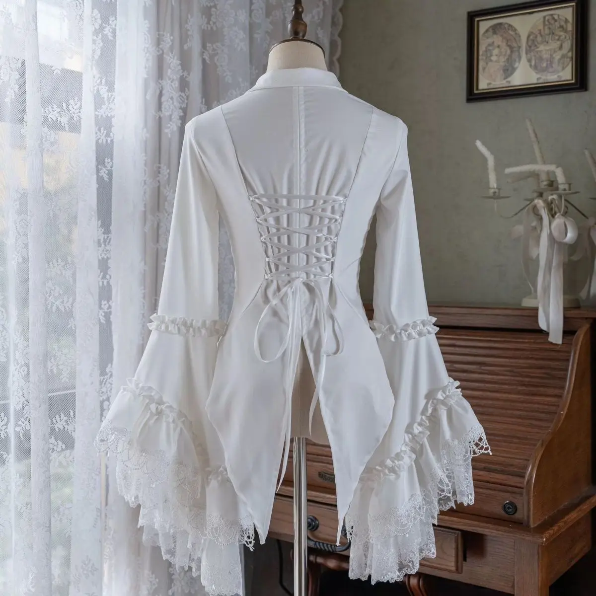 Kemeja Putih Gotik Y2k Lolita Blus Lengan Panjang Flare Renda Ruffle Manis Punk Wanita Atasan Antik Victoria Kawaii Jepang Hitam