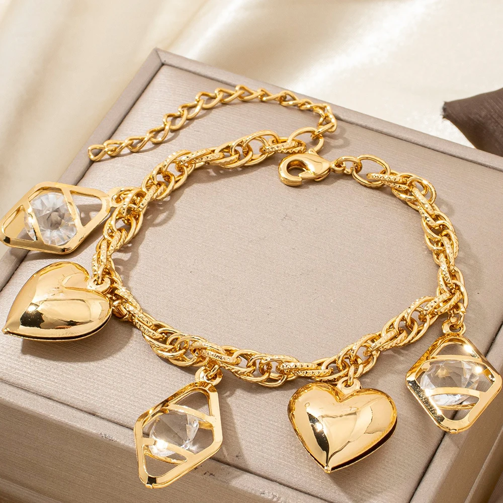 Edelstahl-Schmuckarmband mit Kristallherz-Anhänger, Modisches Accessoire, Charm-Armbänder für Frauen, Alltagsschmuck, Geschenke – Detail 3