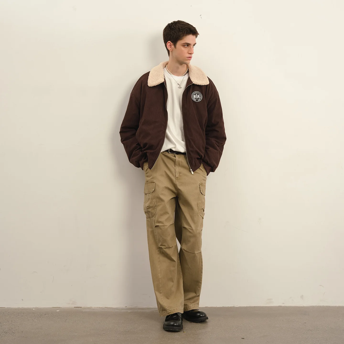 

Городская обычная зимняя новая ретро свободная вельветовая теплая хлопковая куртка с воротником из овечьей шерсти для мужчин