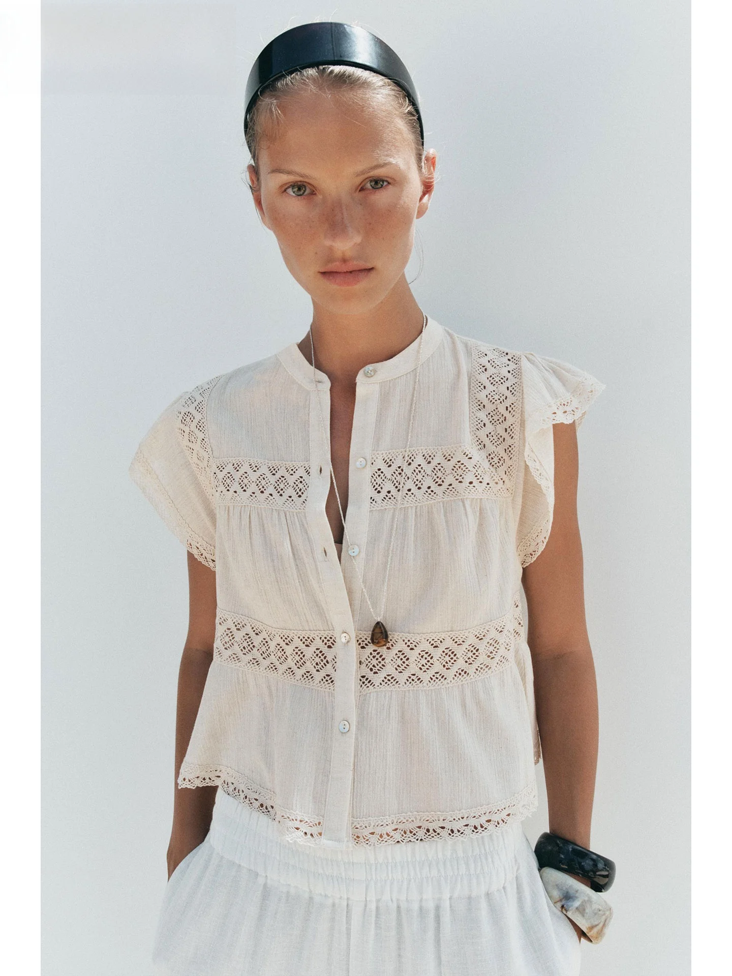 

ZAPRHA Summer 2025 round Ne Hook Knitted ort Sve Lace Trim Straight Top Women's Loose Fit Breathable Thin irt