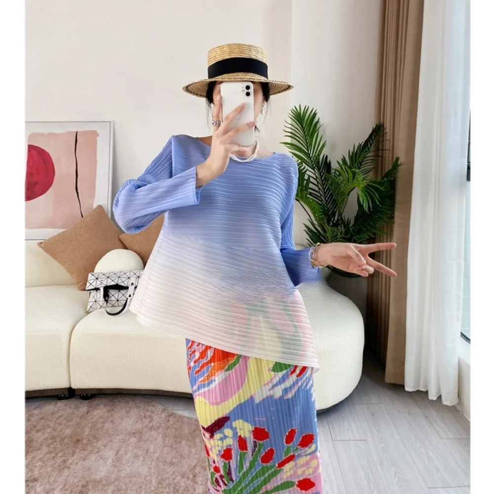 

Pleated Gradient Patchwork Top For Women's Irregular Long Sleeved Loose Mid Length Summer Round Neck T-shirt 2024 New