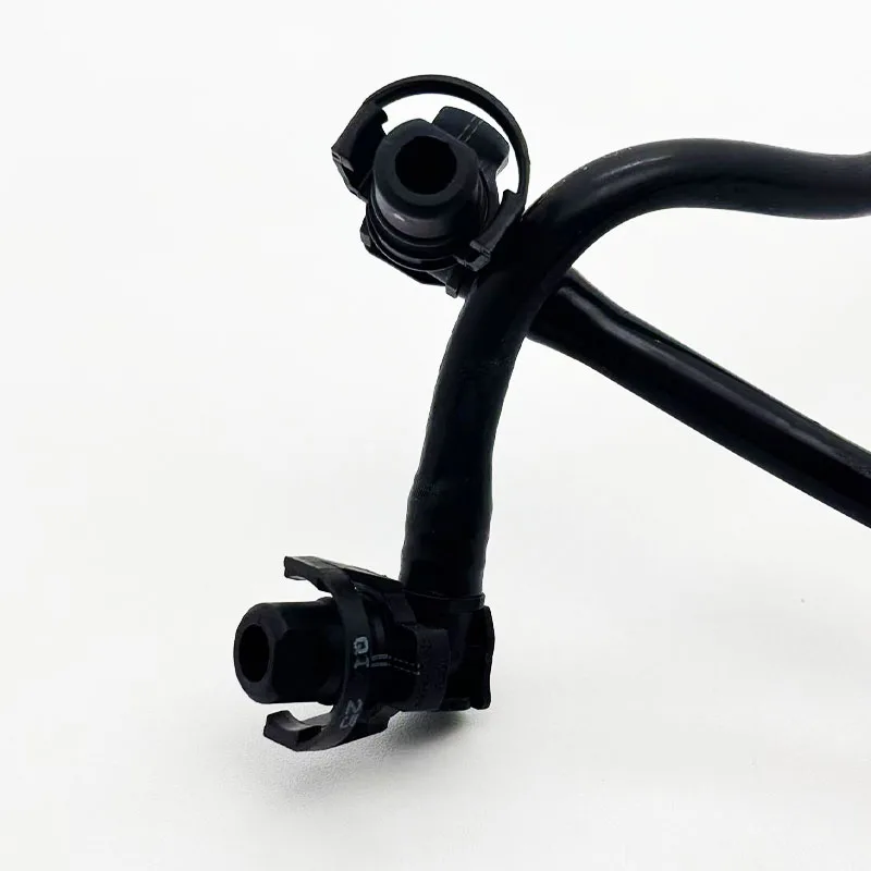 New engine reservoir hose black plastic LR146301  suitable for Land Rover Range Rover Defender Discove