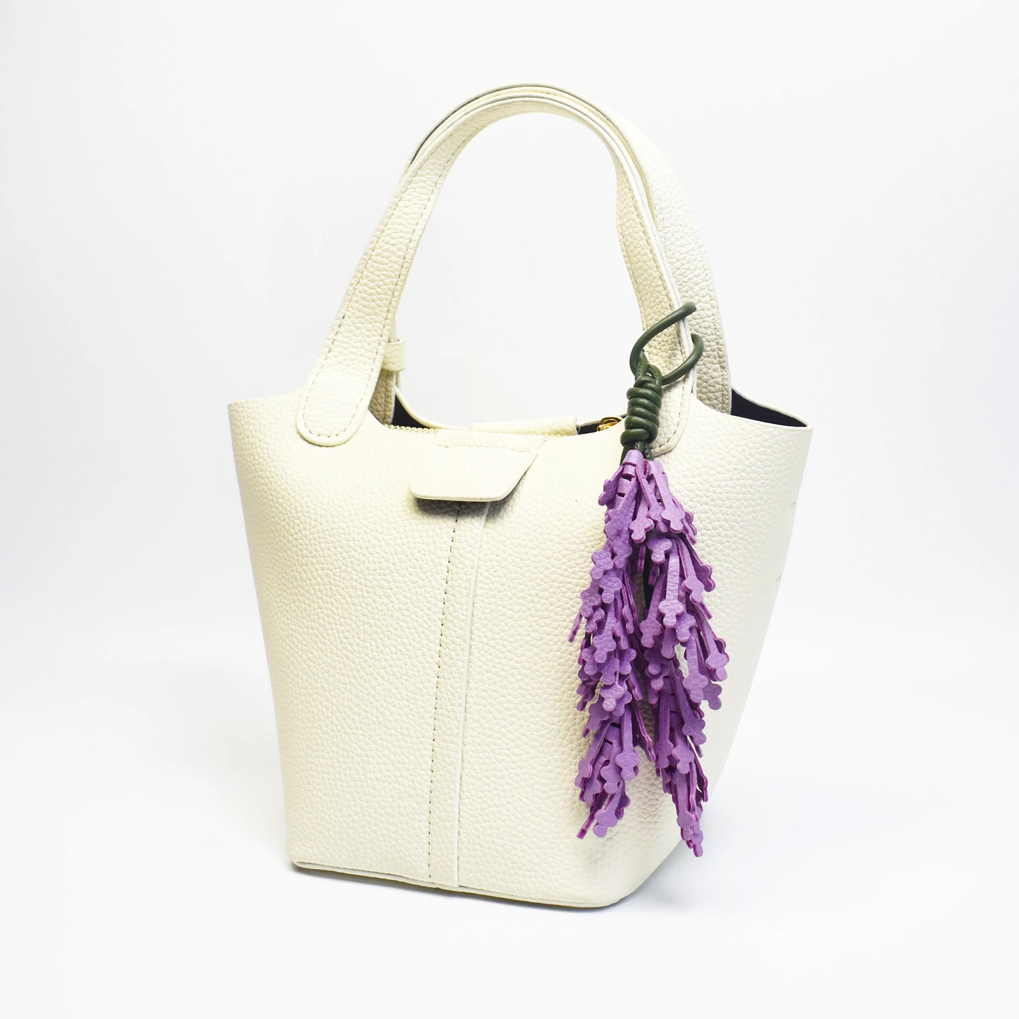 Lavender Genuine Leather Bag Charm First Layer Cowhide Flower Pendant Suitable for Bucket Bags and Tote Bags Simple Cute Gift