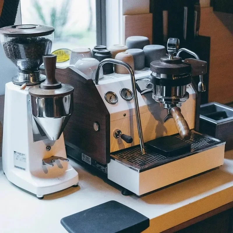 macchina da caffè semiautomatica a pressione variabile macchina a testa singola manometro a cinghia di controllo elettronico