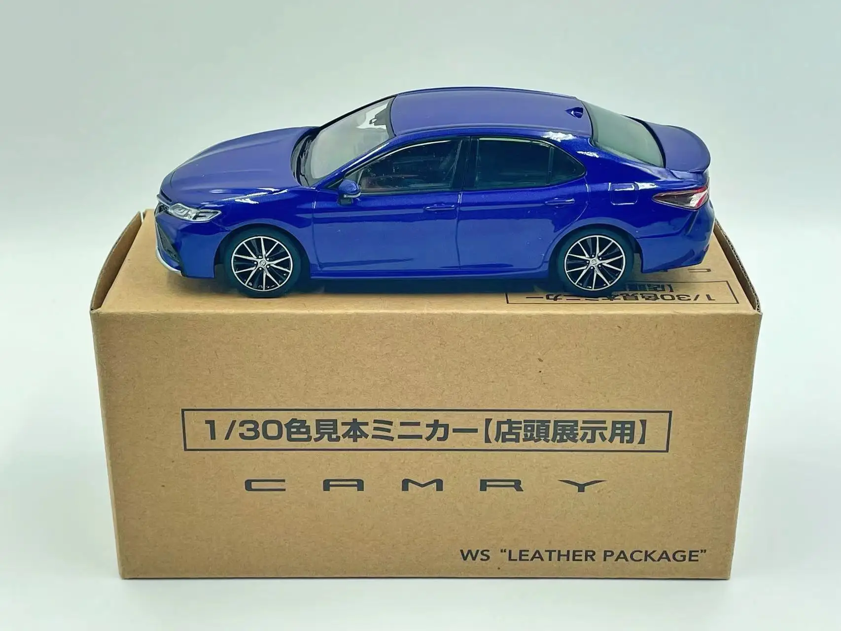 Original factory 1:30 Camry Collection die cast alloy car model gift