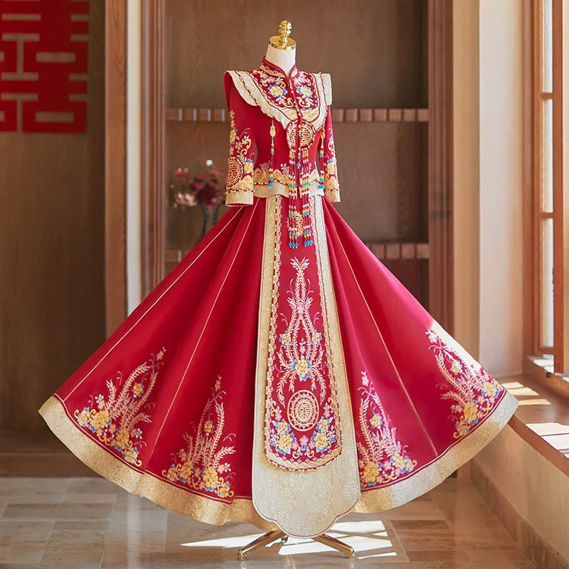 New heavy-duty toasting Chinese-style wedding dress with a tail-end design