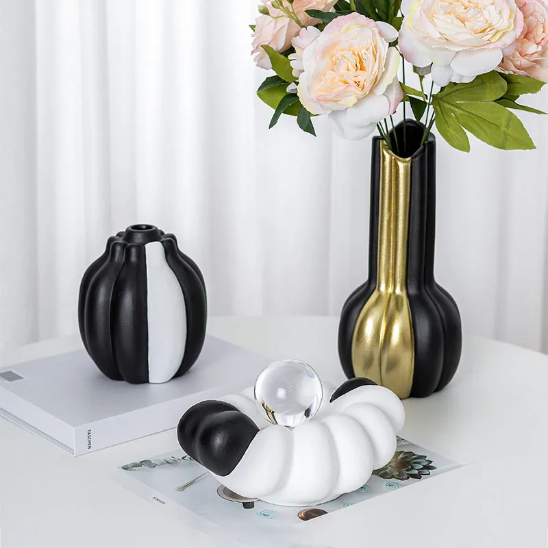 

Nordic Ins Frosted Ceramic Pumpkin Vase Hydroponic Contracted Flower Desktop Crafts European Home Decoration Wedding Gifts