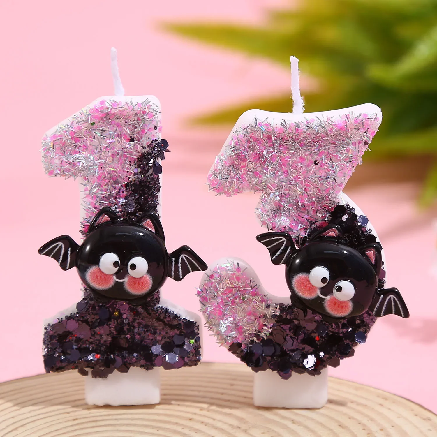 Halloween süße kleine Fledermauskerze, festliche Atmosphäre Kuchendekoration digitale Kerze, kreative digitale Kerze