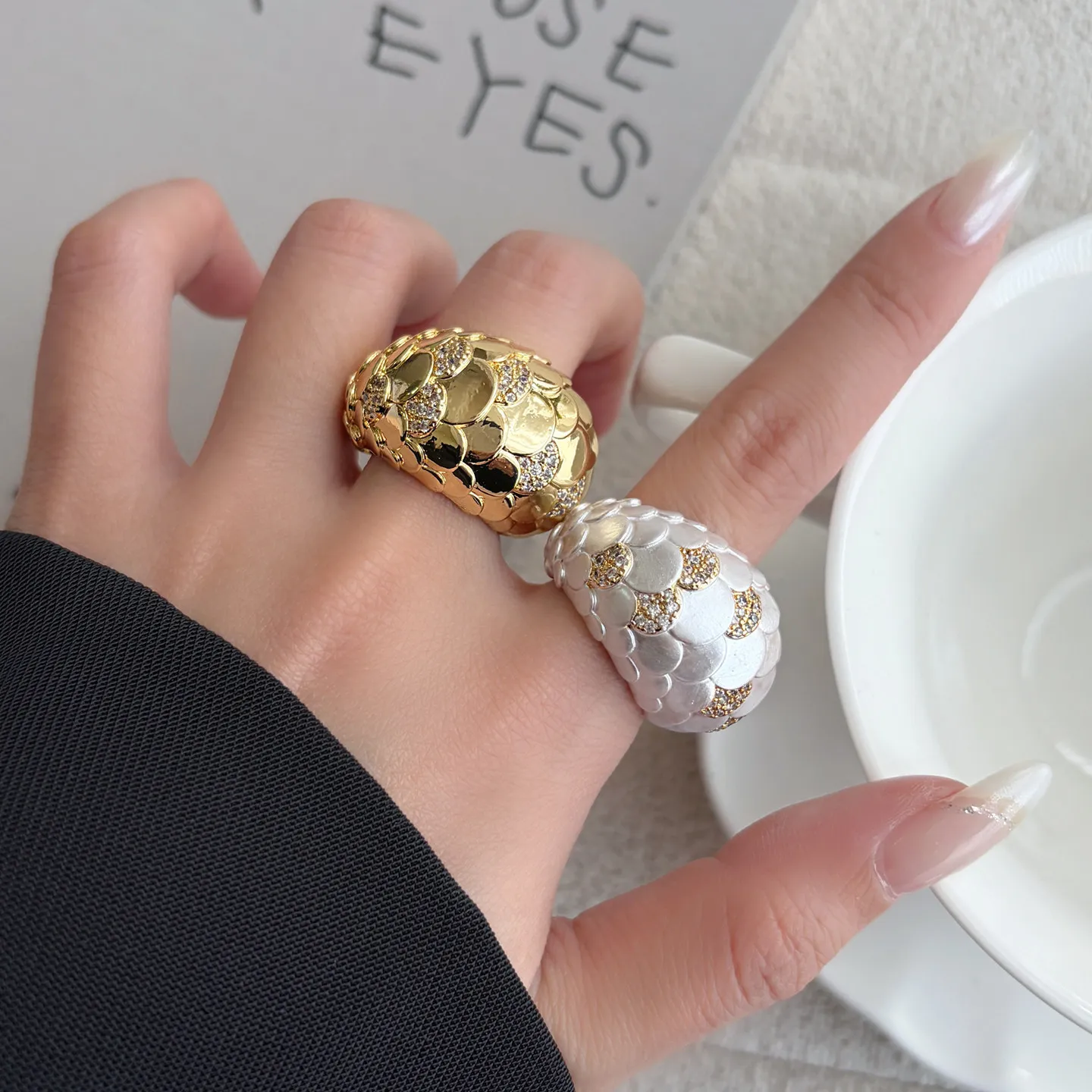 Embossed Snake Scale Wide Open Ring Inlaid Tiny Cubic Zirconia Three Tone Metal Adjustable Statement Ring Ladies Retro Accessory