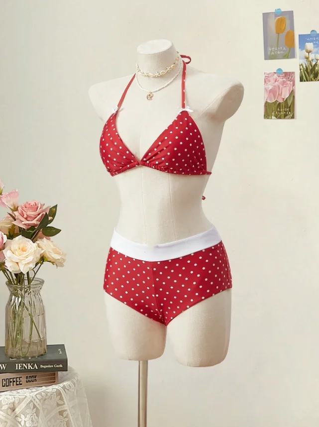 Damski dwuczęściowy seksowny czerwony strój kąpielowy w kropki, sznurowany zestaw bikini z ozdobną kokardą, odzież plażowa na wakacje.