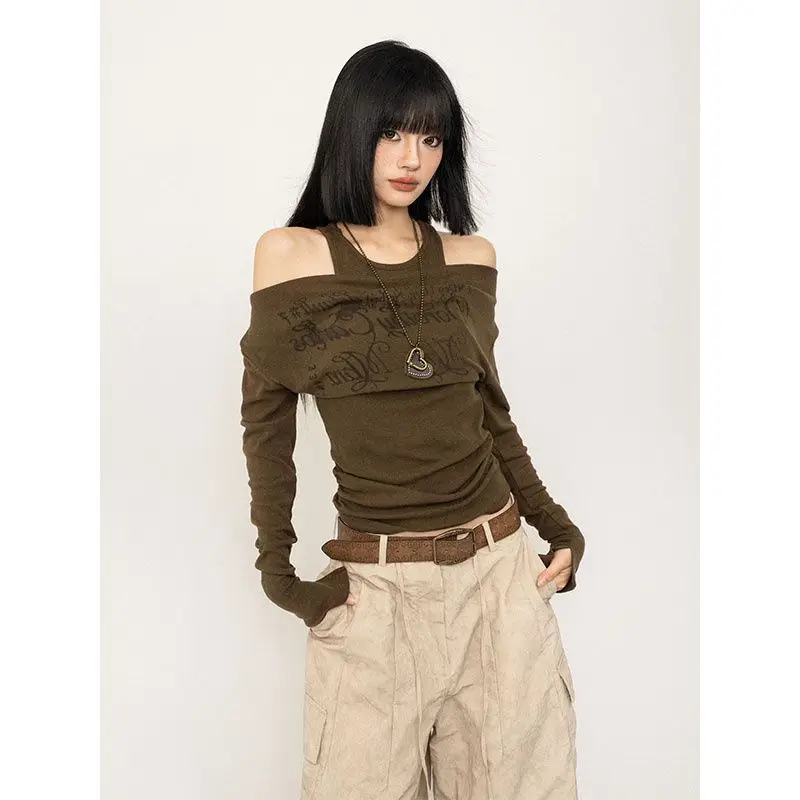 

American Retro Printed One-shoulder Long-sleeved T-shirt for Women in Autumn New Style Hot Girl Fake Two-piece Tops Ins