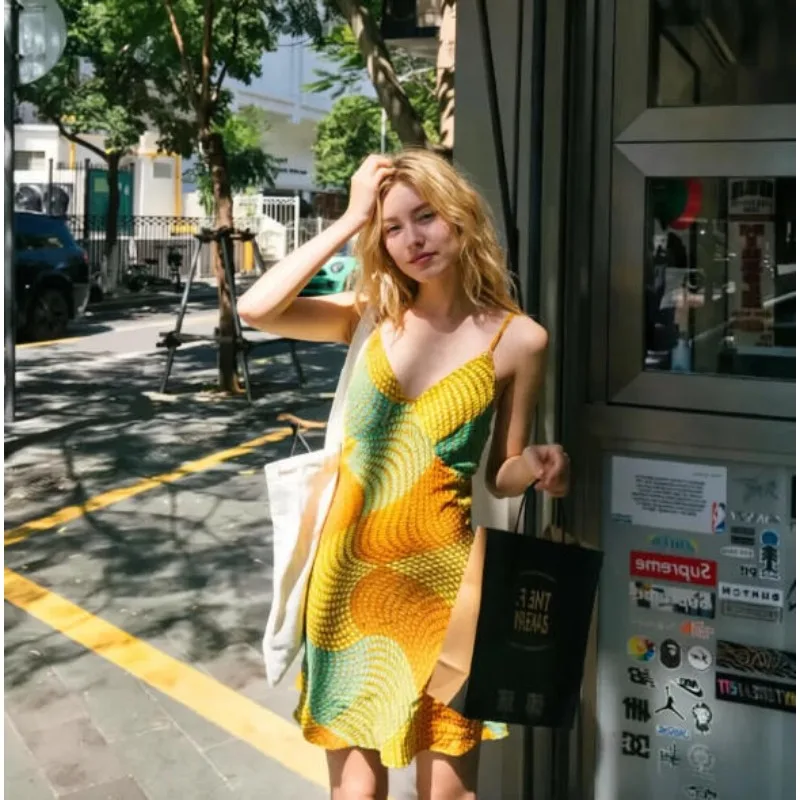 

2026 New French Gentle Style Super Fairy Strap Skirt Fashion Women's Summer Beach Vacation Photography Beach Skirt