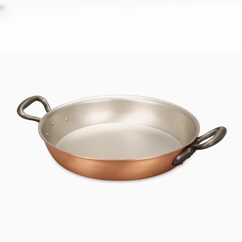 

Steak frying pan with binaural flat bottom, oven with a baking pan