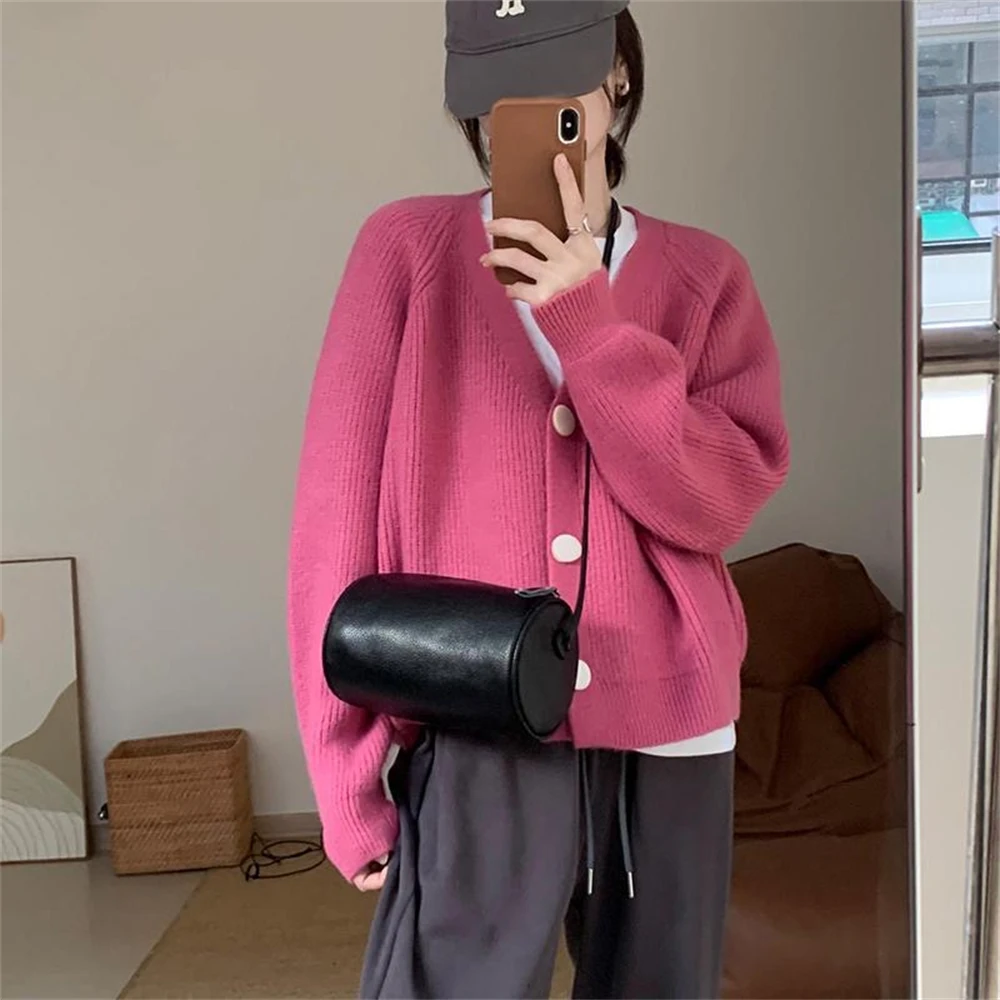 

Sweet Lazy Feel V-Ne Металлическая круглая пуговица Длинный вязаный свитер-кардиган с мягкой уютной текстурой и застежкой на одной пуговице Regula...