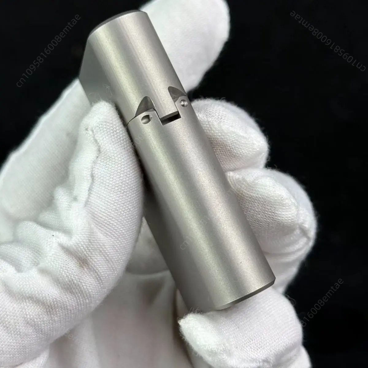 

New titanium alloy ultra-thin rounded fuel lighter, windproof grinding wheel lighter, cigarette accessories, men's gift