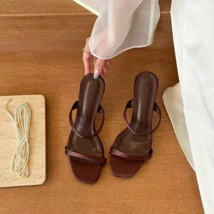 

Brand New Womens Sandals Casual Solid Color Open Toe Slippers Brand Designer Summer Women High Quality Soft Bottom Beach Sandals